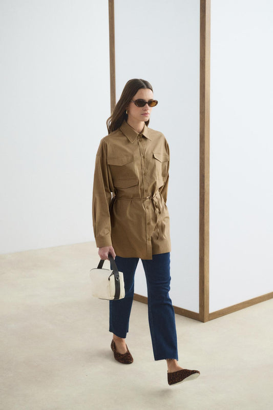 Camel renk oversize cepli biye garnili kemerli gömlek.