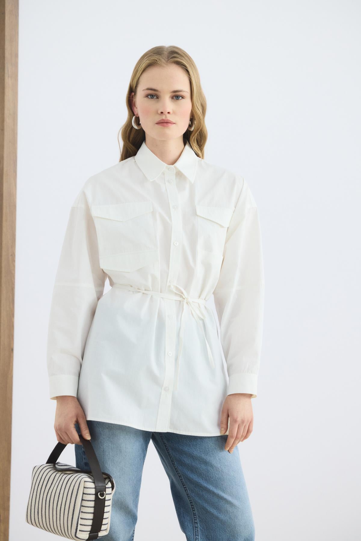 Cepli Biye Kemerli Oversize Gömlek Ekru