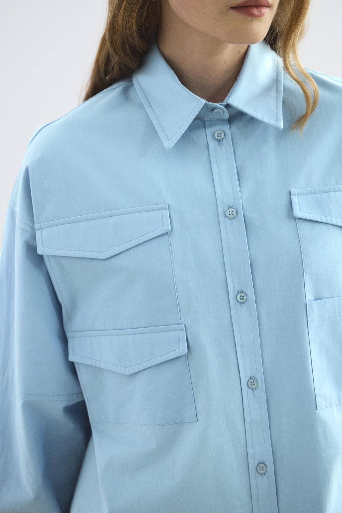 Kadın Mavi Oversize Cepli Gömlek Modeli