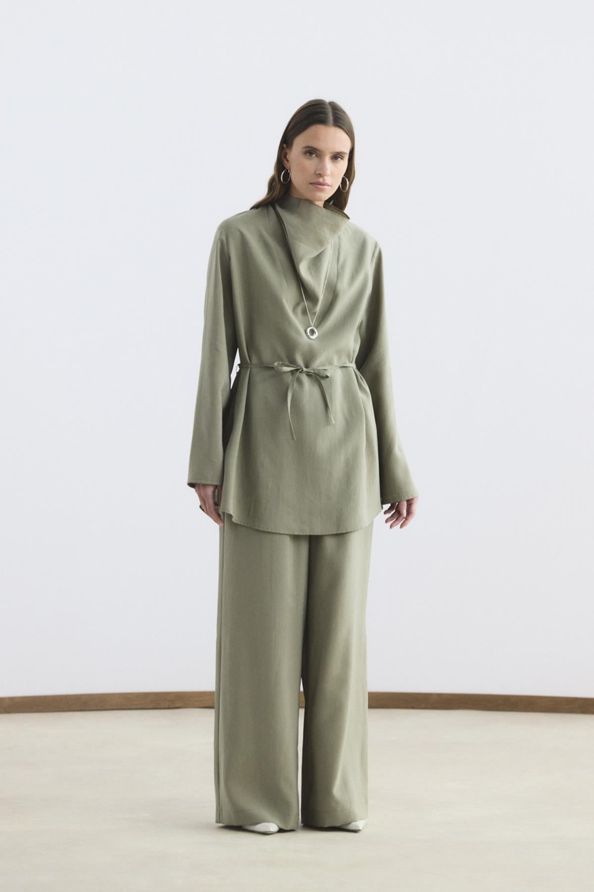 Drape Yaka Tensel Tunik Pantolon Takım Adaçayı