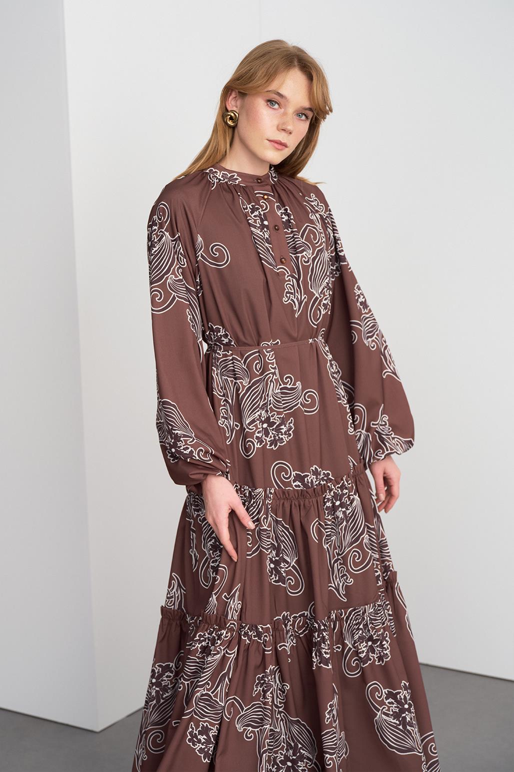 Kahve Renk Krep Floral Desenli Uzun Elbise